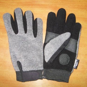 Touch screen gloves 